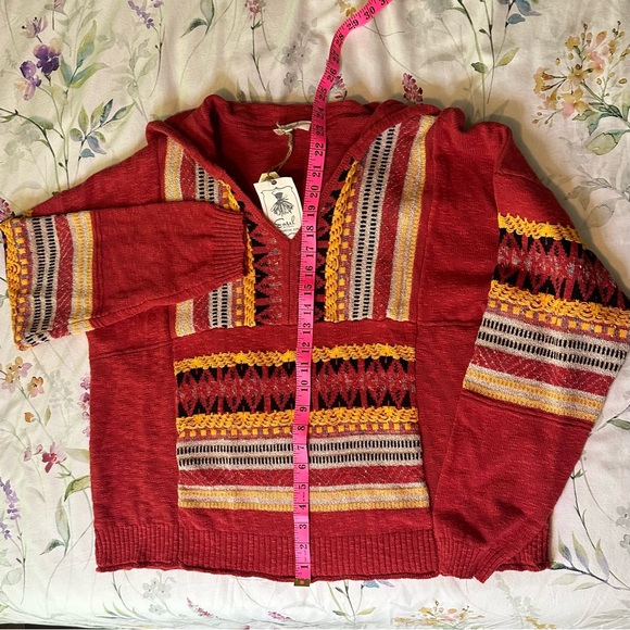 Easel Crimson Hooded Knit Sweater - Picture 11 of 16